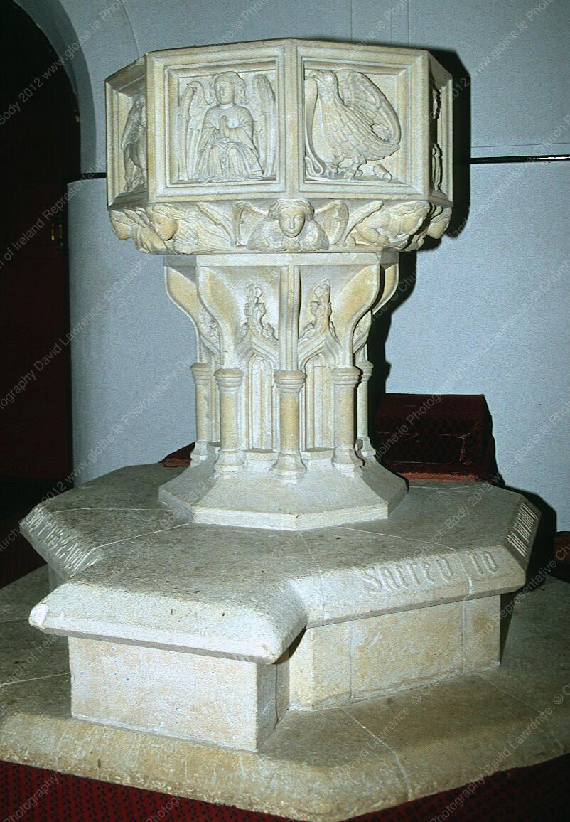 C002 - Font