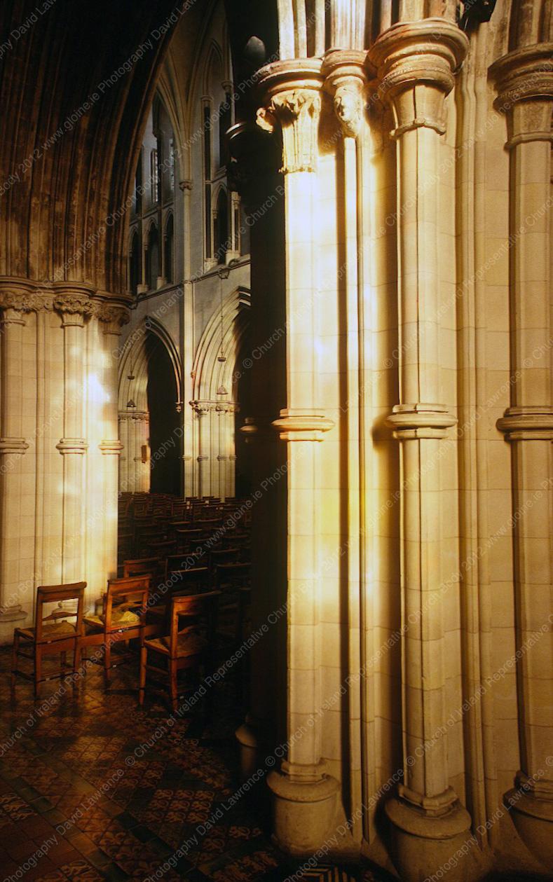 C003 - Interior - nave